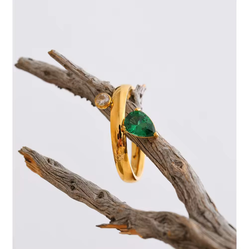 Bague pierre naturelle verte plaqué or 18k