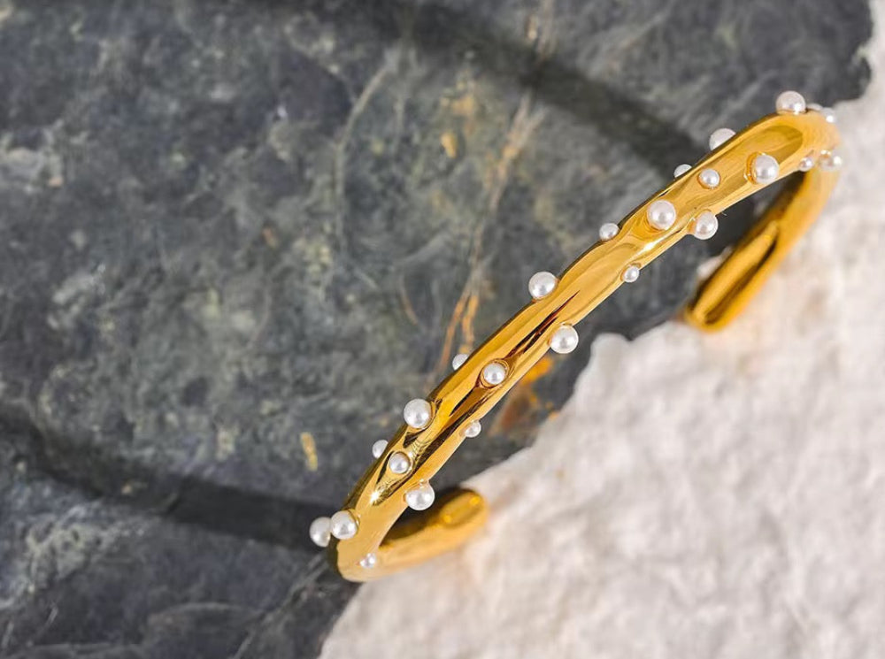 Bracelet plaqué  or 18k avec perles ancrées