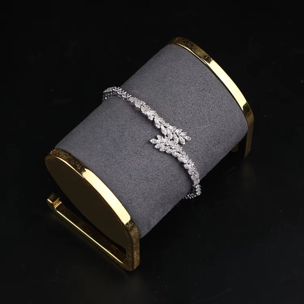 Parure reine Élisabeth diamants zircon platine