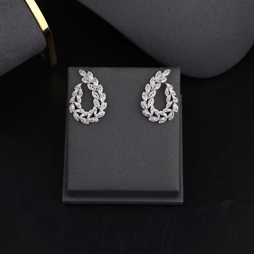 Parure reine Élisabeth diamants zircon platine