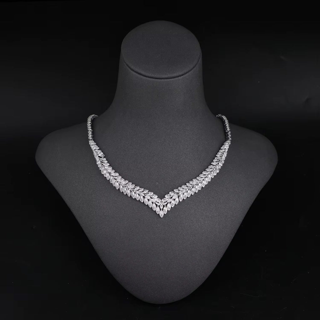 Parure reine Élisabeth diamants zircon platine