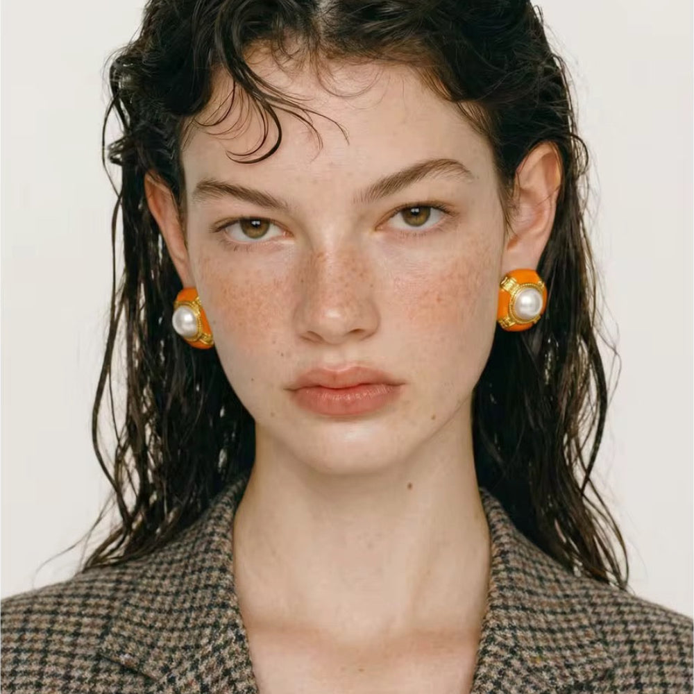 Boucles d’oreilles vintage perle &  émail coloré