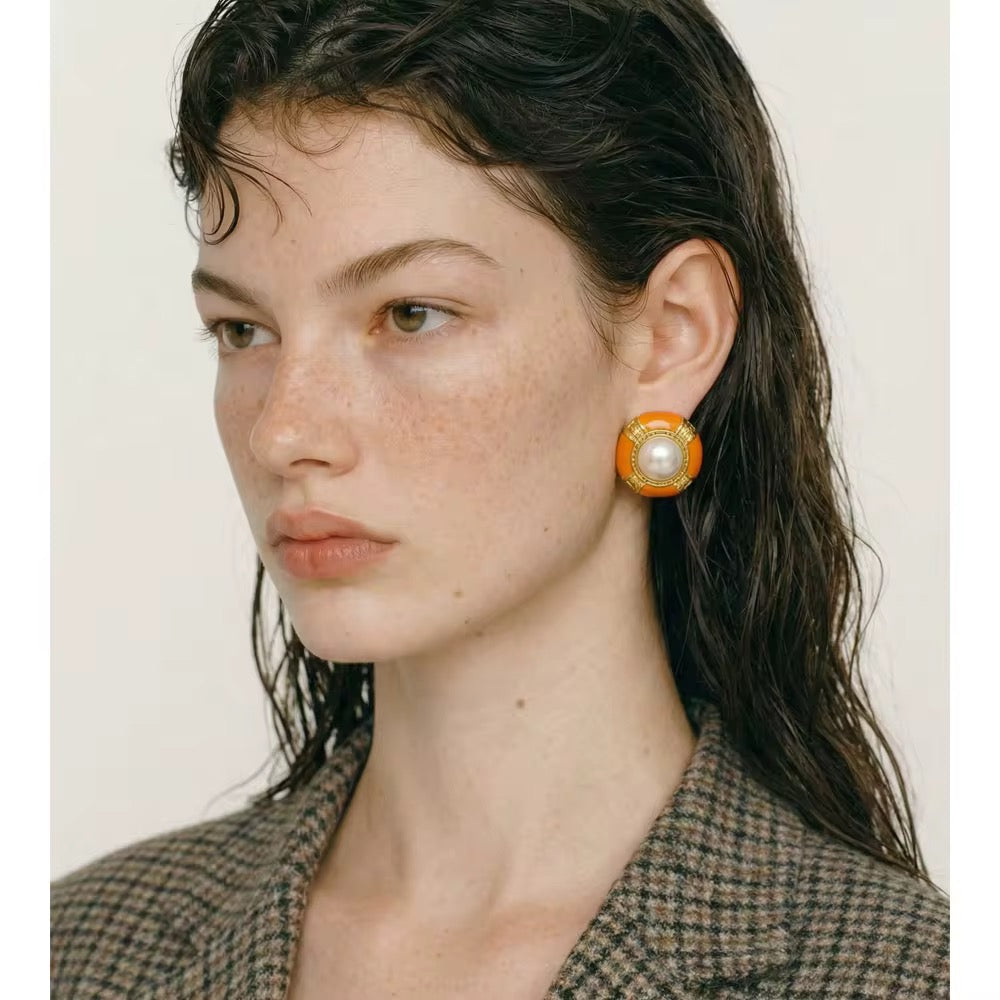 Boucles d’oreilles vintage perle &  émail coloré