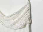 Robe blanche courte avec détails à sequins