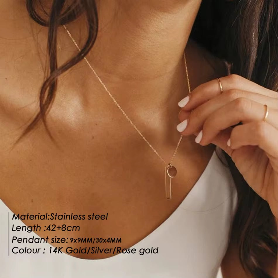 collier pendentif prénom personnalisé 
